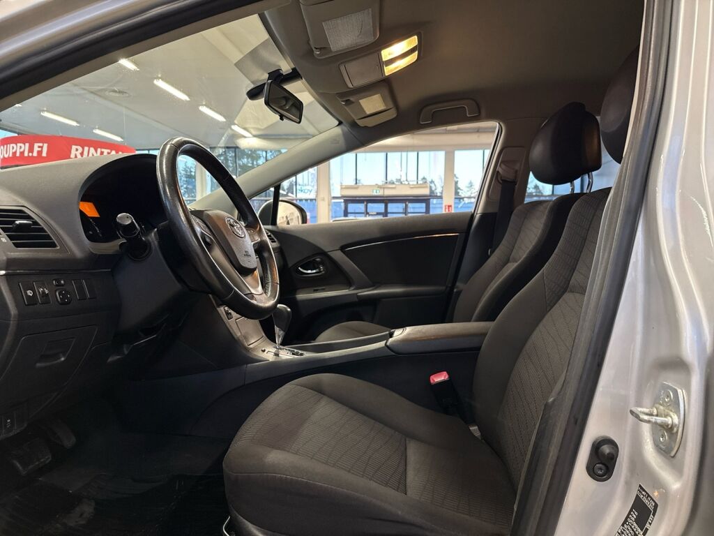 Toyota Avensis 2009 Hopea