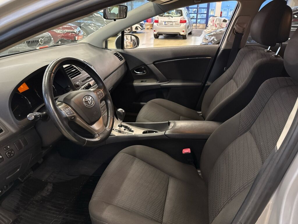 Toyota Avensis 2009 Hopea