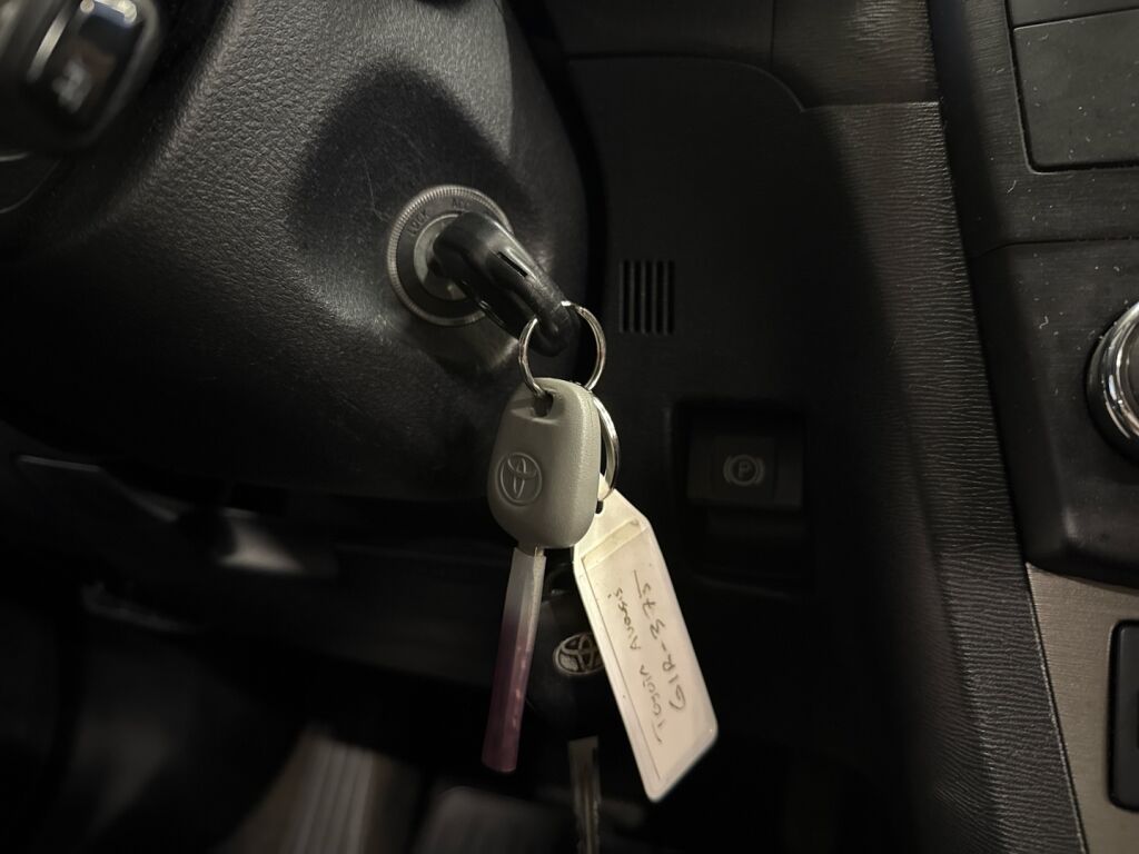 Toyota Avensis 2009 Hopea