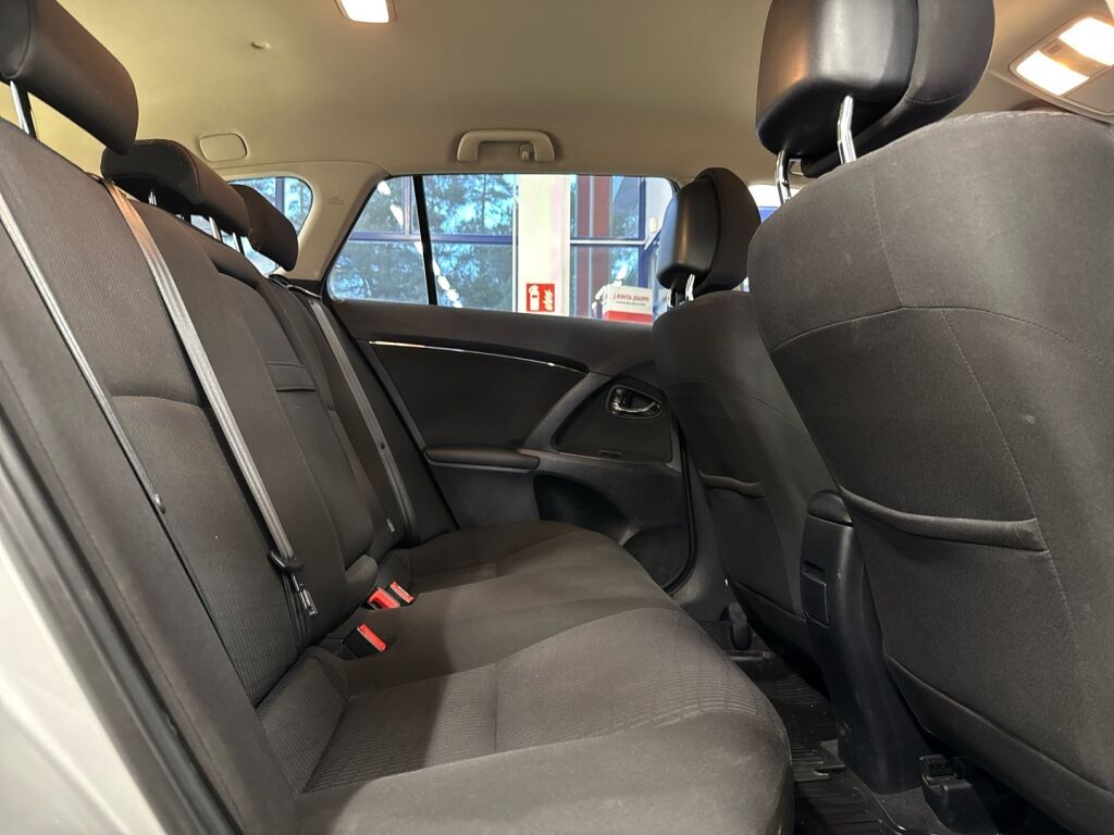 Toyota Avensis 2009 Hopea