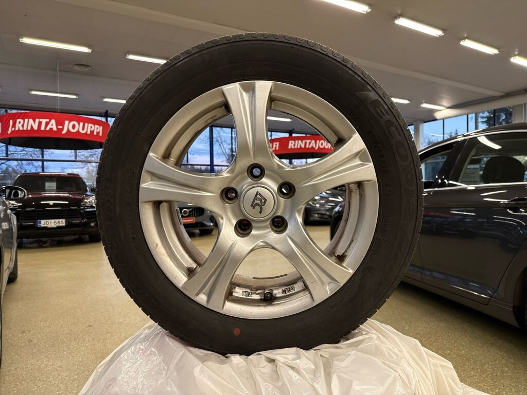 Toyota Avensis 2009 Hopea