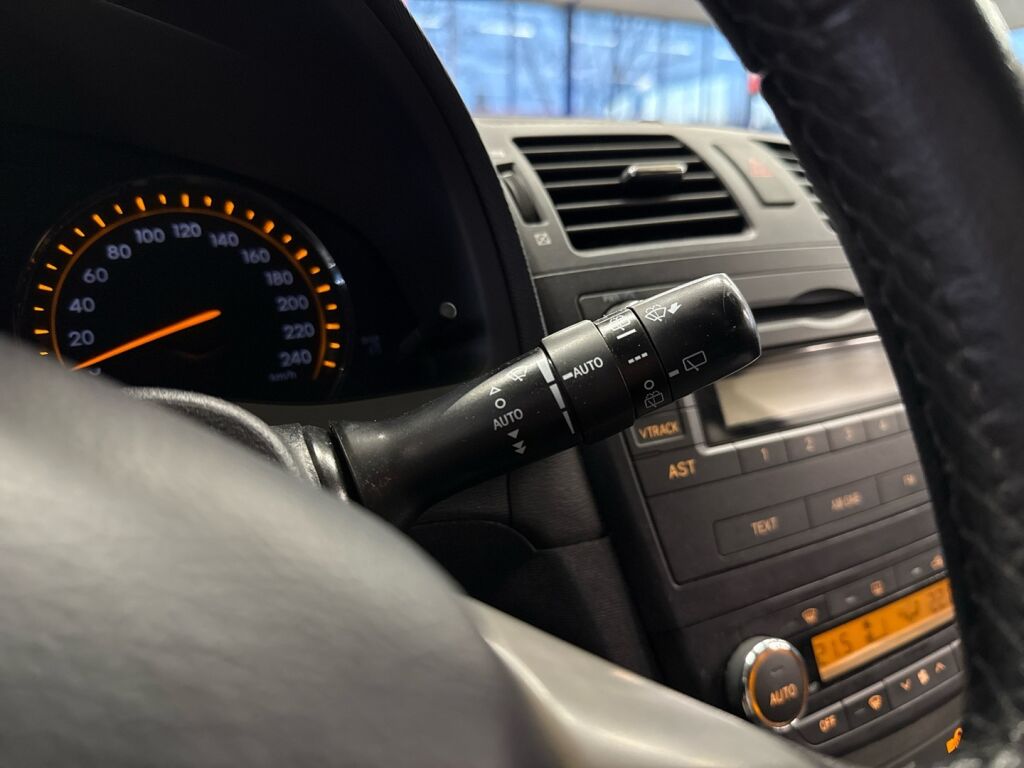 Toyota Avensis 2009 Hopea