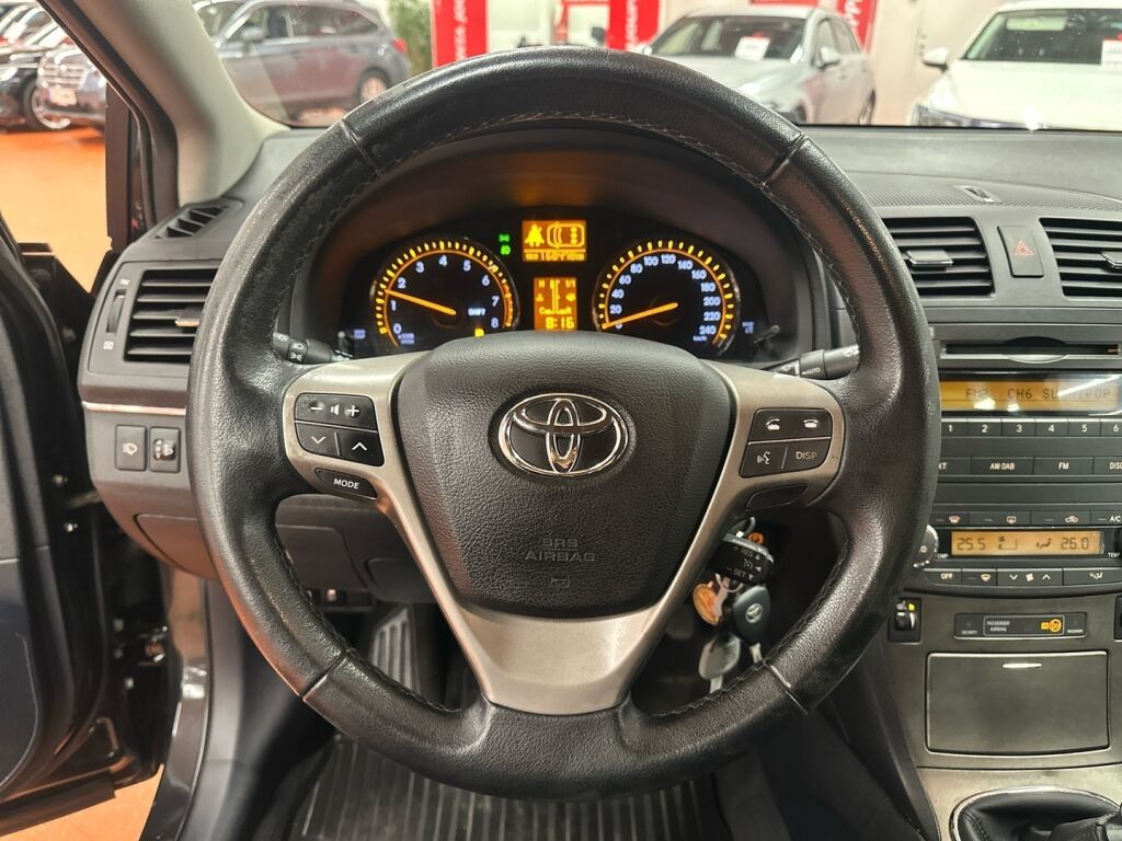 Toyota Avensis 2009 Musta