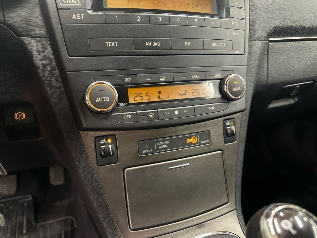 Toyota Avensis 2009 Musta