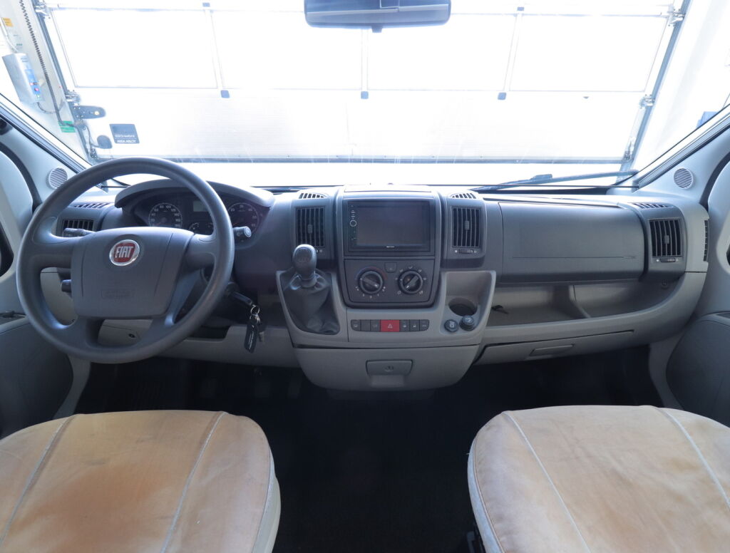 Carado A 160 2010 Valkoinen