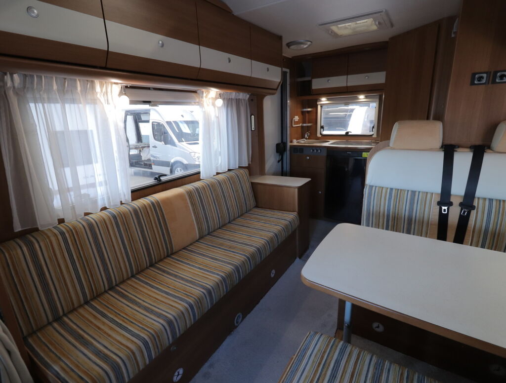 Carado A 160 2010 Valkoinen