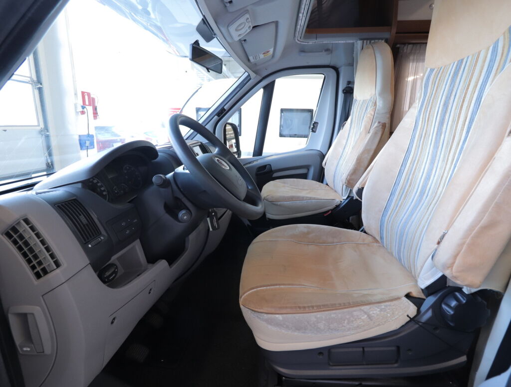 Carado A 160 2010 Valkoinen