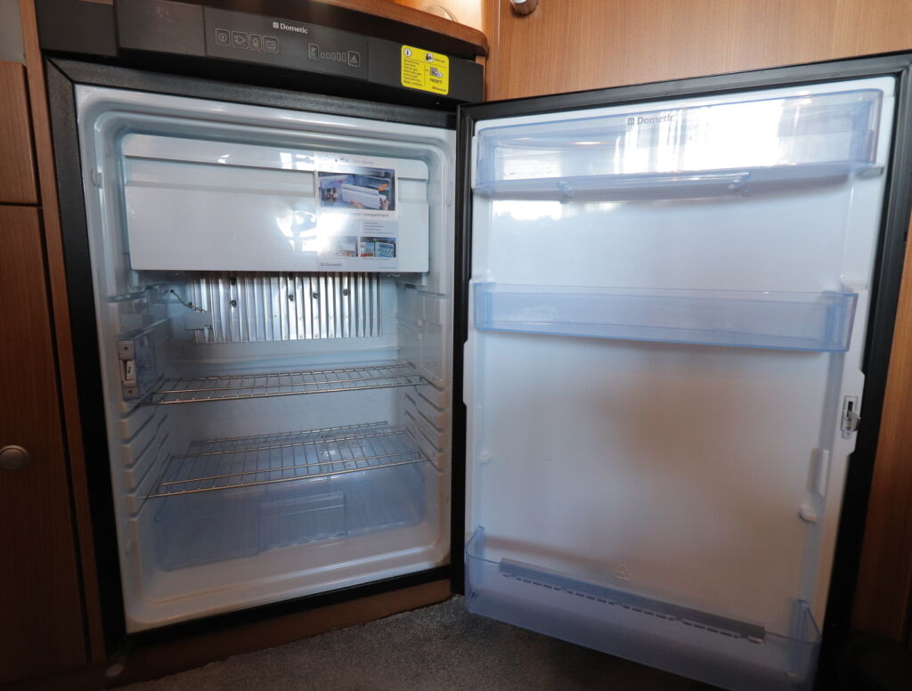 Carado A 160 2010 Valkoinen