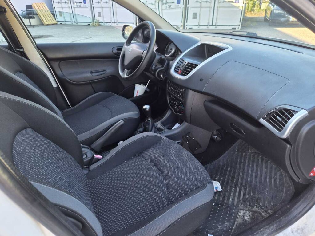Peugeot 206+ 2009 Valkoinen