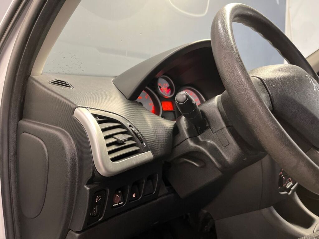Peugeot 206+ 2009 Valkoinen