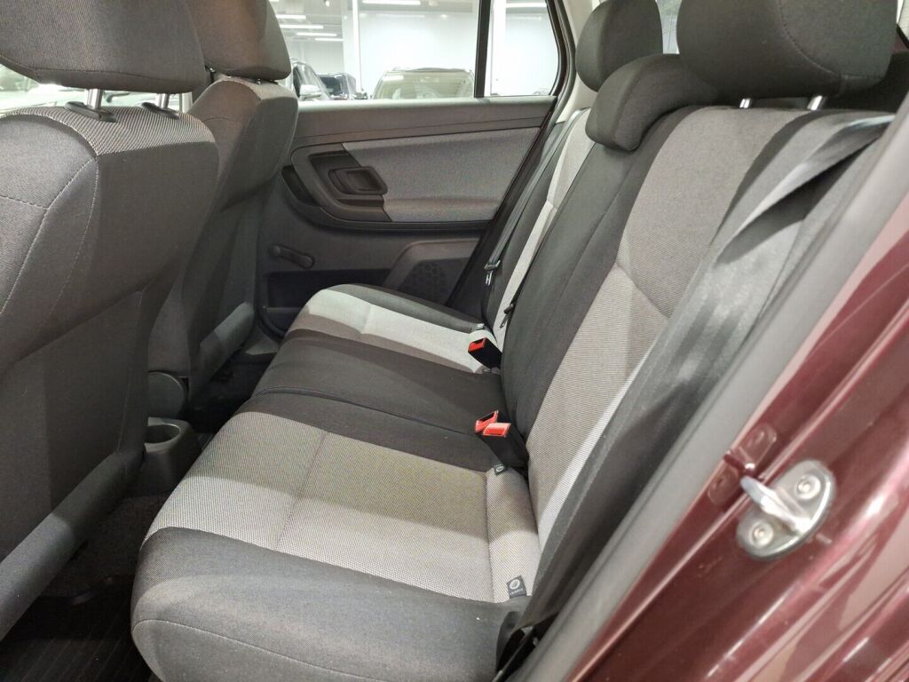 Skoda Fabia 2010 Punainen