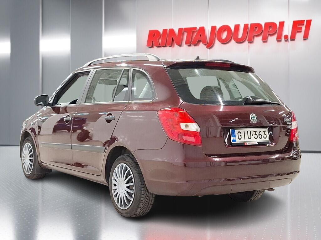 Skoda Fabia 2010 Punainen