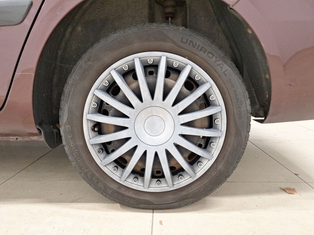 Skoda Fabia 2010 Punainen