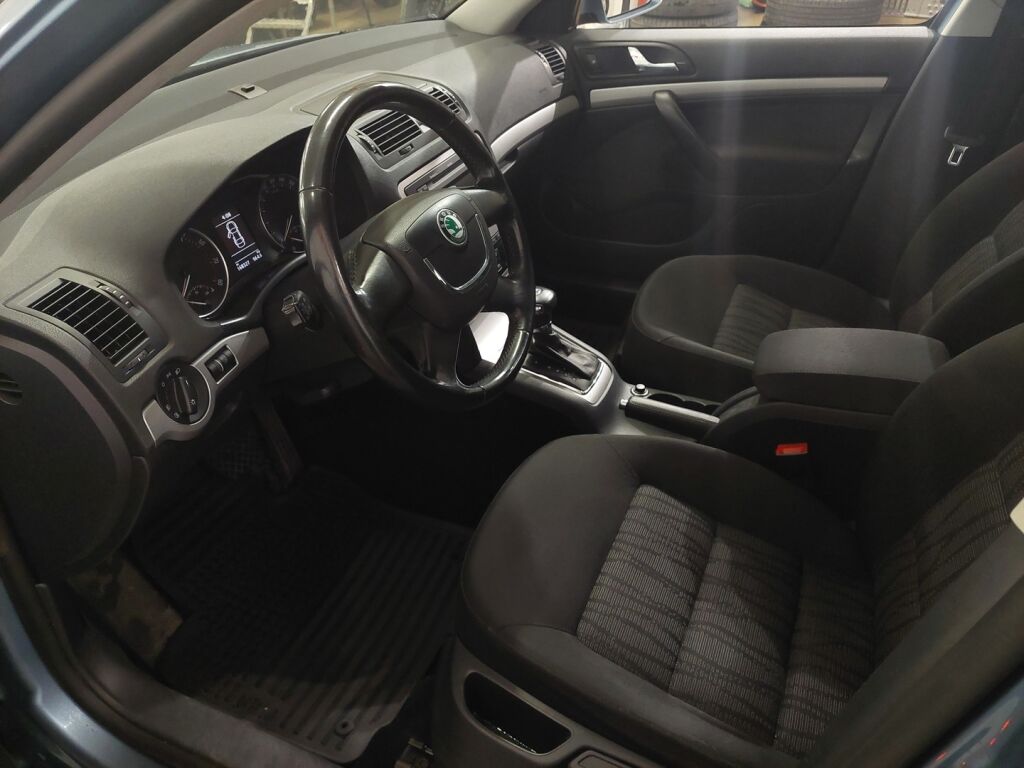 Skoda Octavia 2009 Harmaa