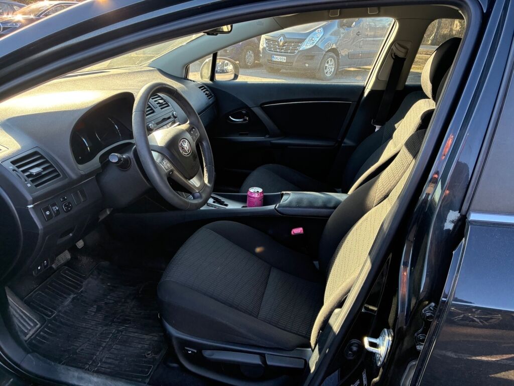 Toyota Avensis 2010 Musta