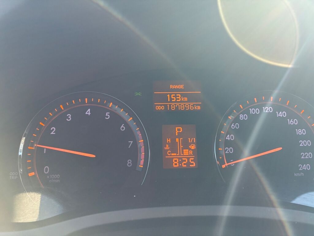 Toyota Avensis 2010 Musta