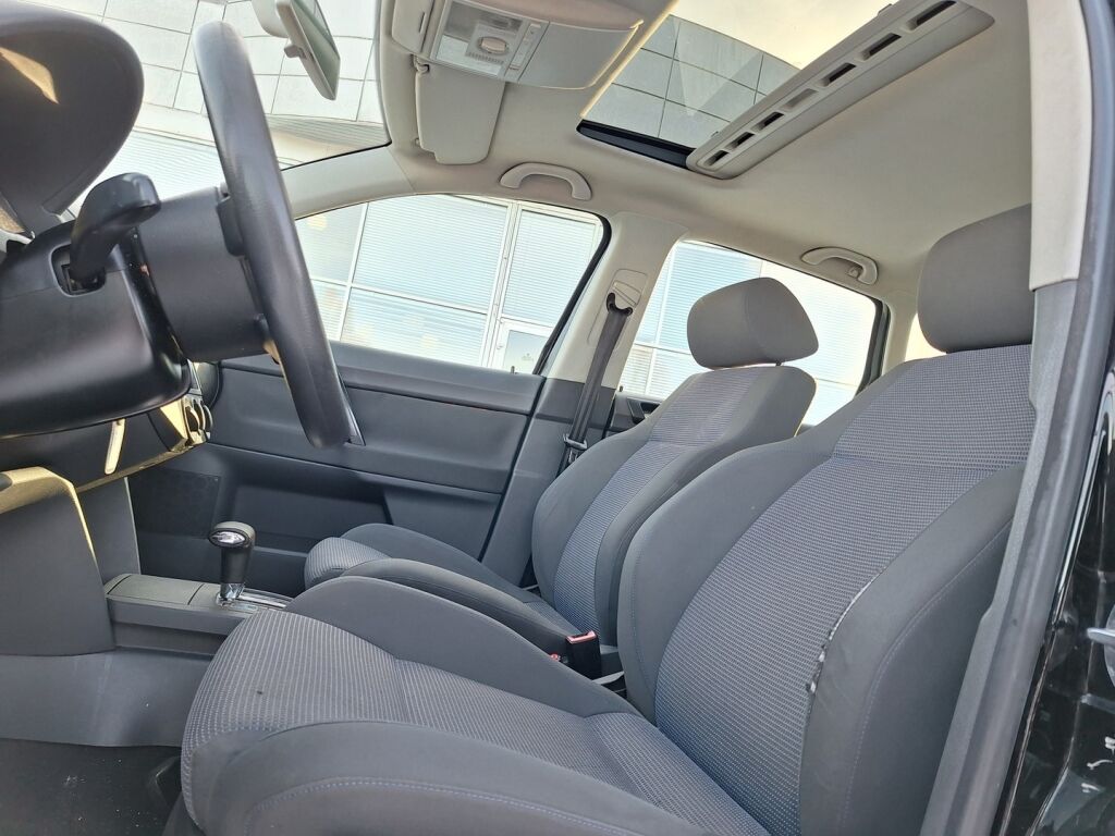 Volkswagen Polo 2003 Musta