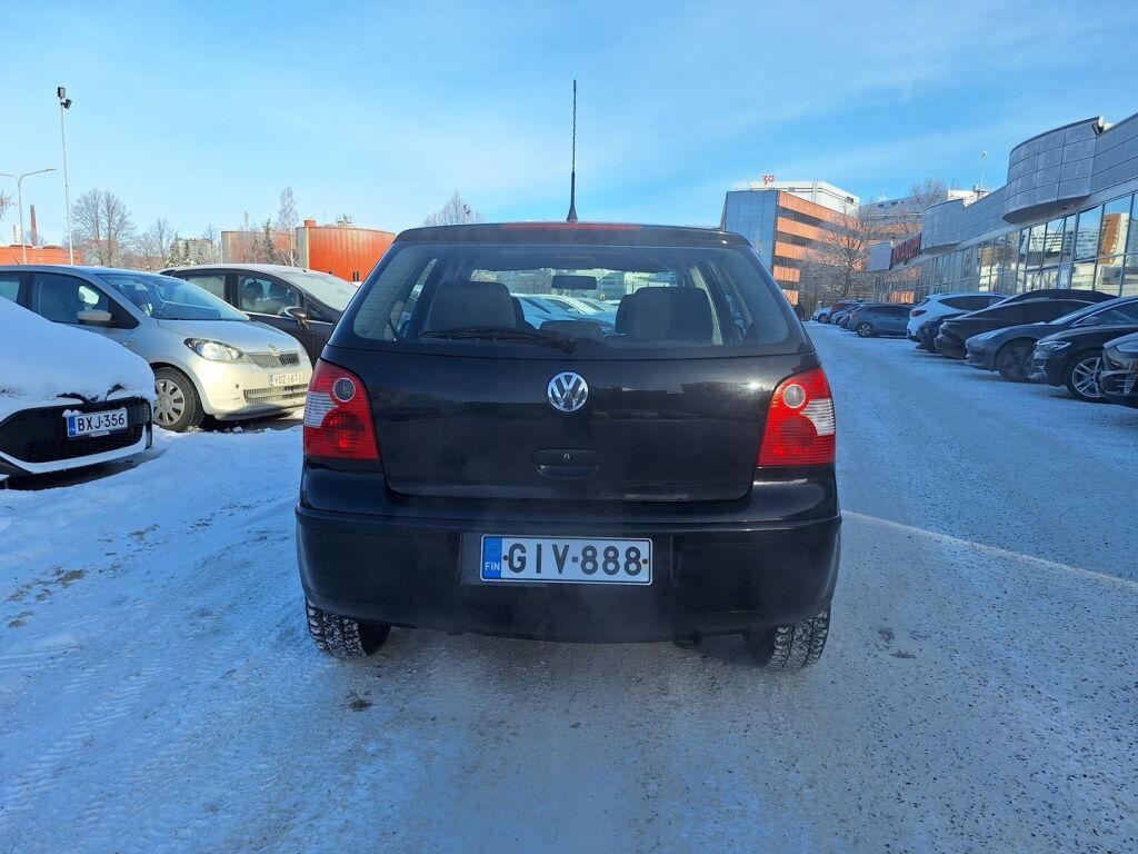 Volkswagen Polo 2003 Musta