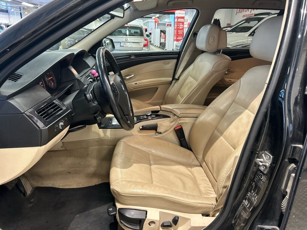 BMW 520 2009 Musta