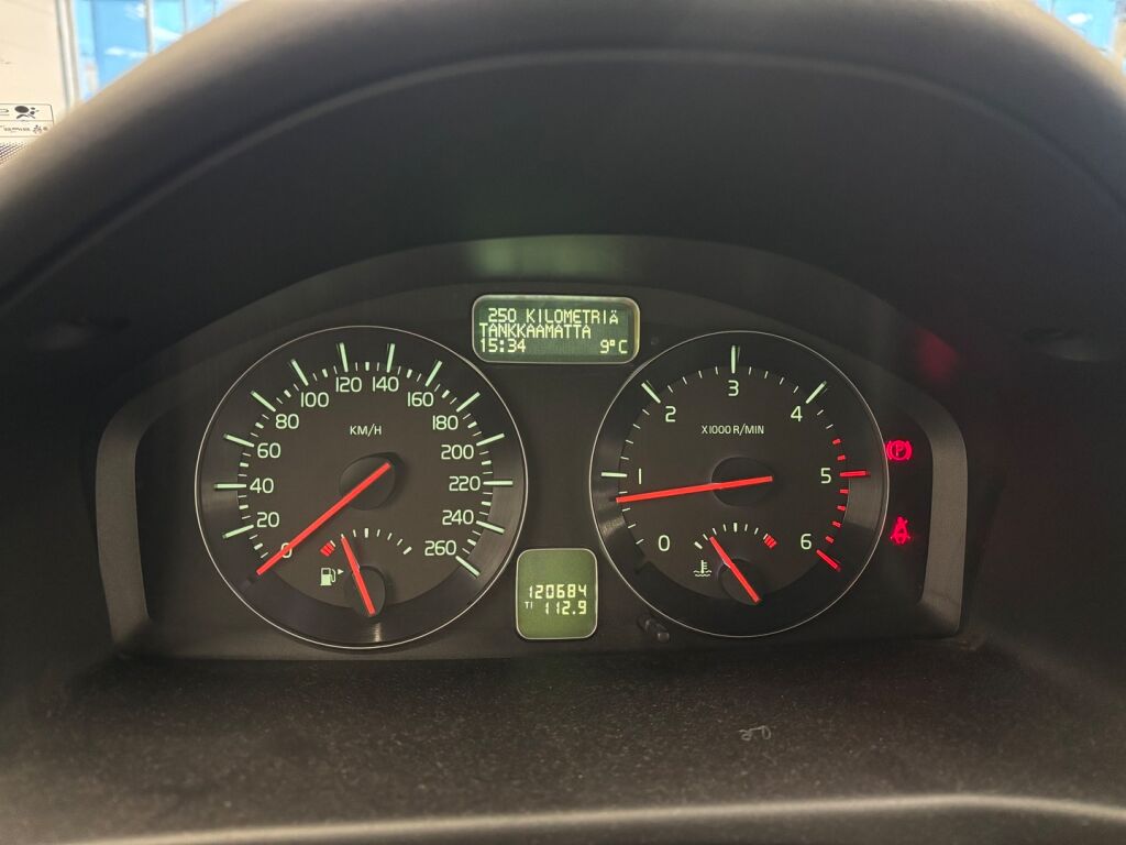 Volvo V50 2010 Punainen