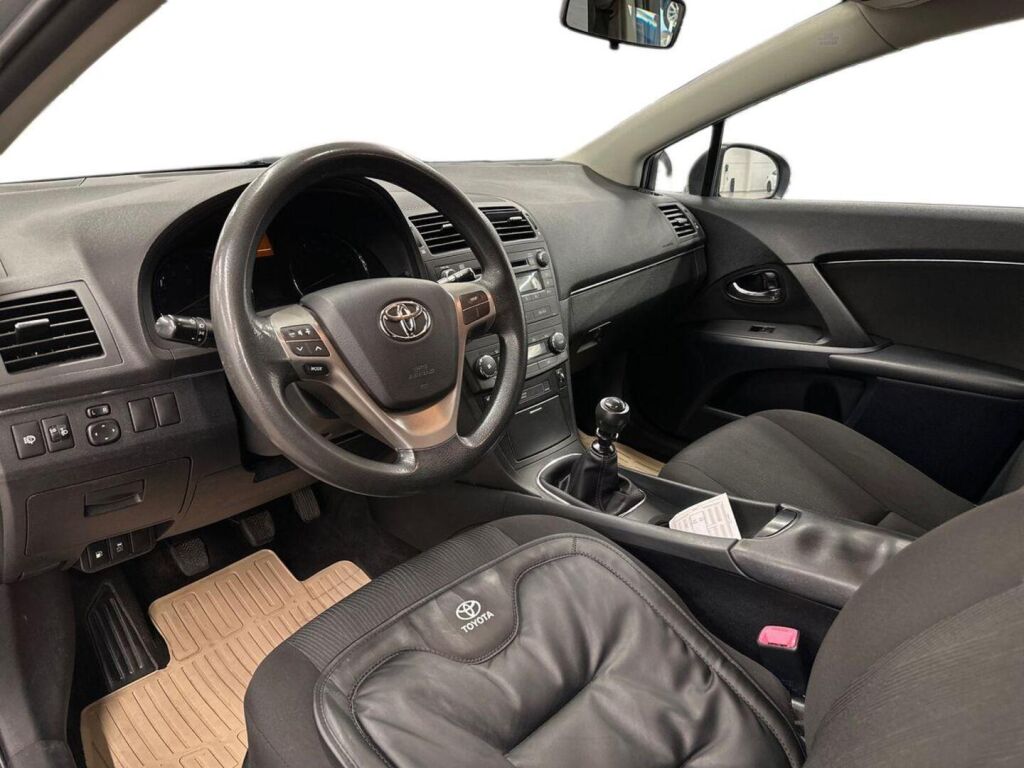 Toyota Avensis 2010 Harmaa