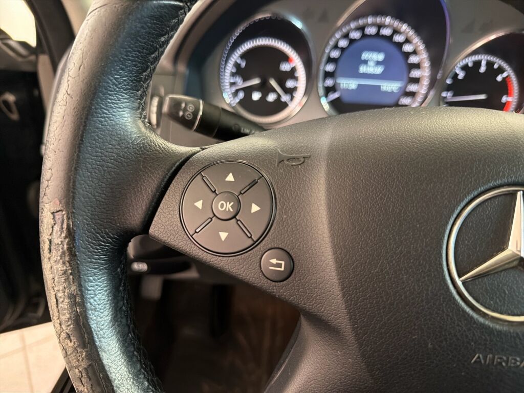 Mercedes-Benz C 2010 Musta