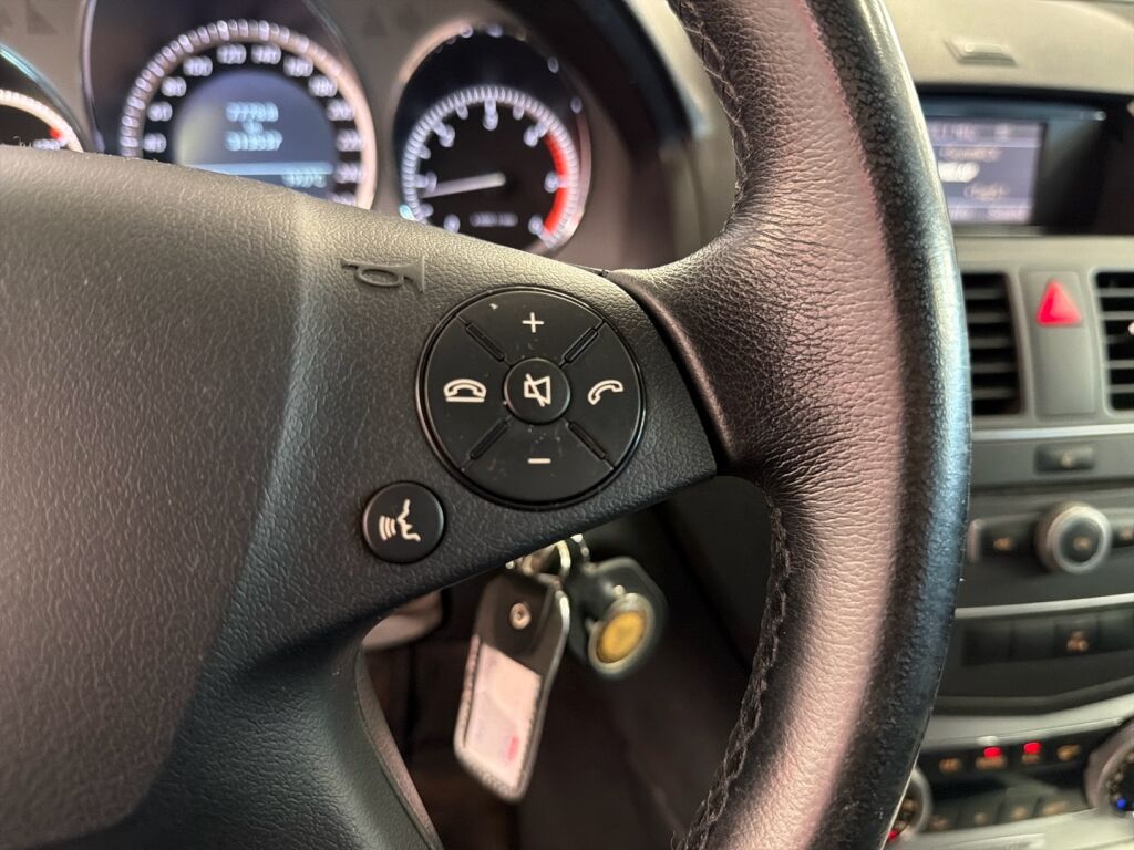 Mercedes-Benz C 2010 Musta