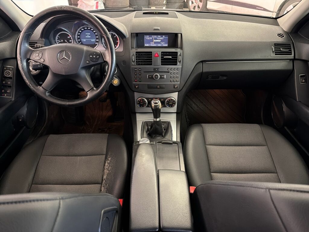 Mercedes-Benz C 2010 Musta