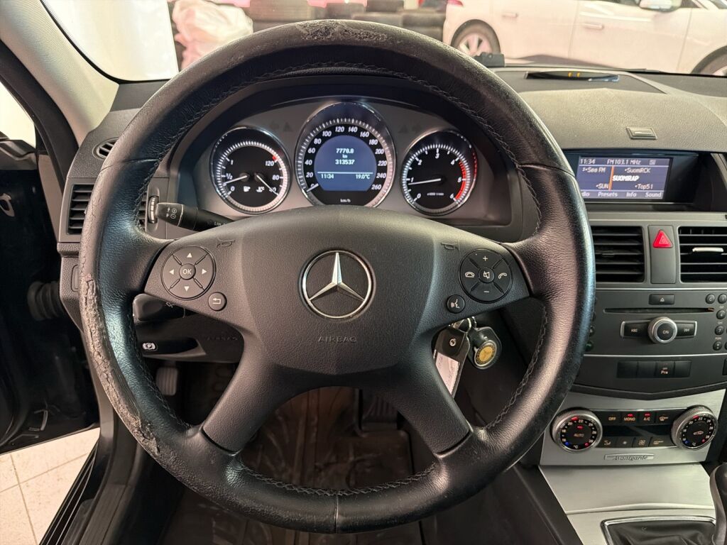 Mercedes-Benz C 2010 Musta