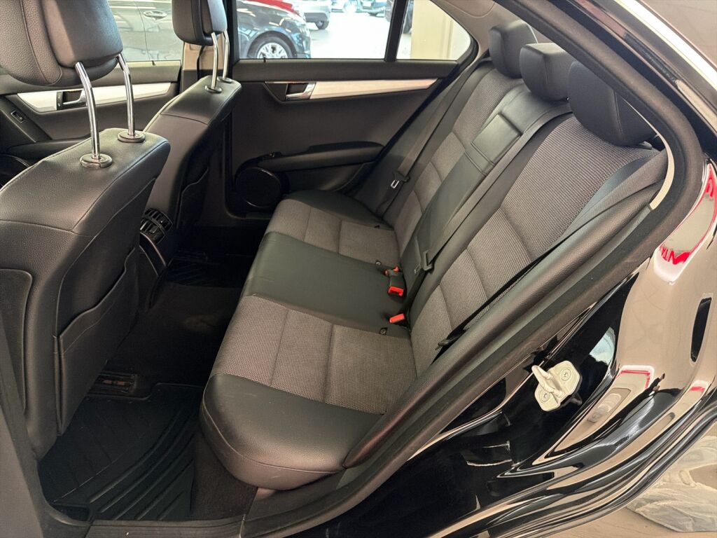 Mercedes-Benz C 2010 Musta