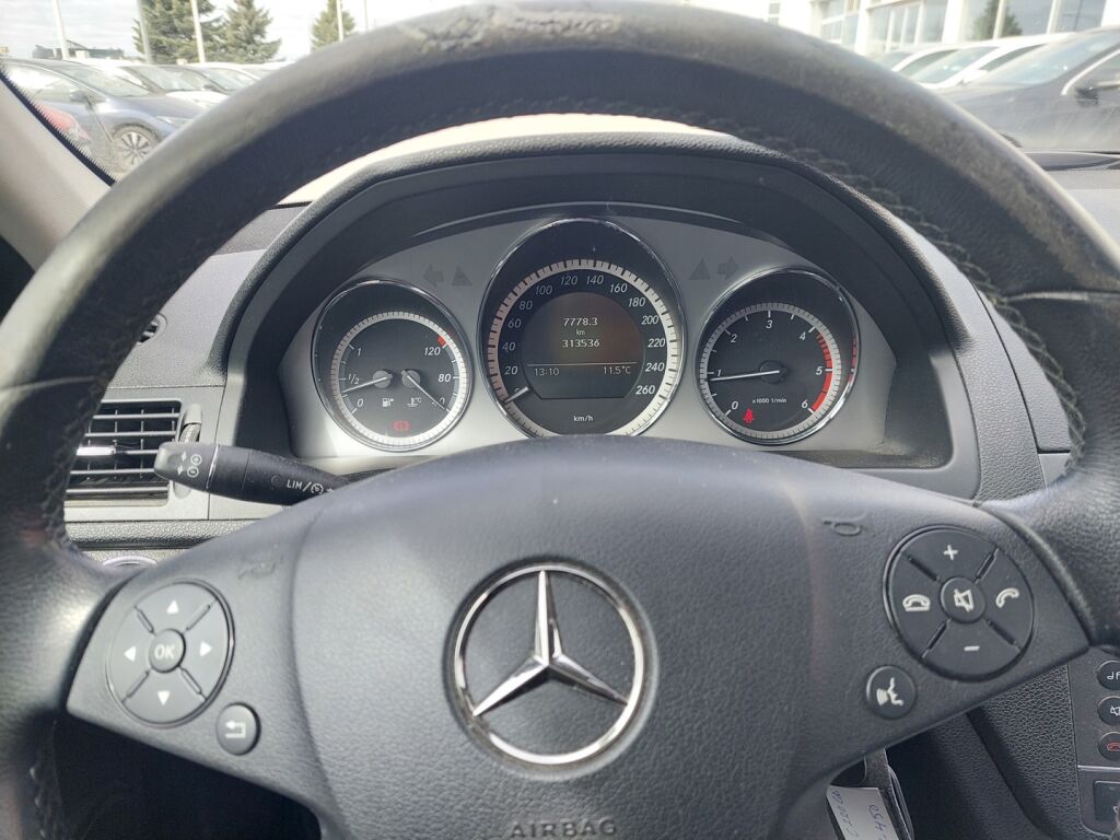 Mercedes-Benz C 2010 Musta