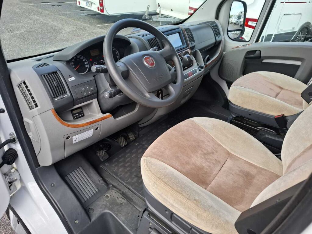 Bürstner Nexxo T 569 2010 Valkoinen