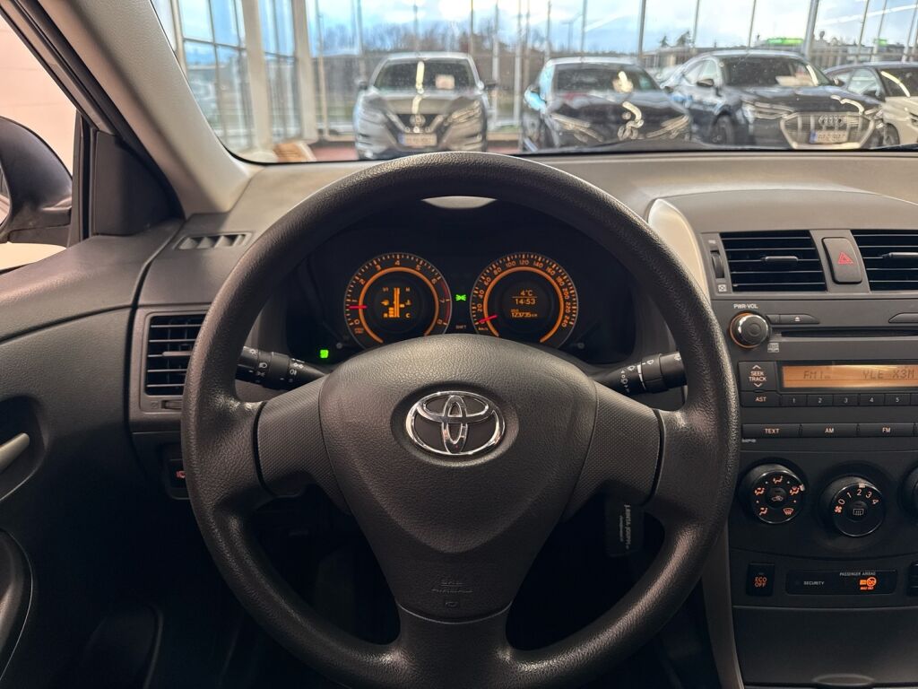 Toyota Corolla 2010 Hopea