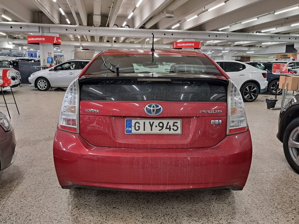 Toyota Prius 2011 Punainen