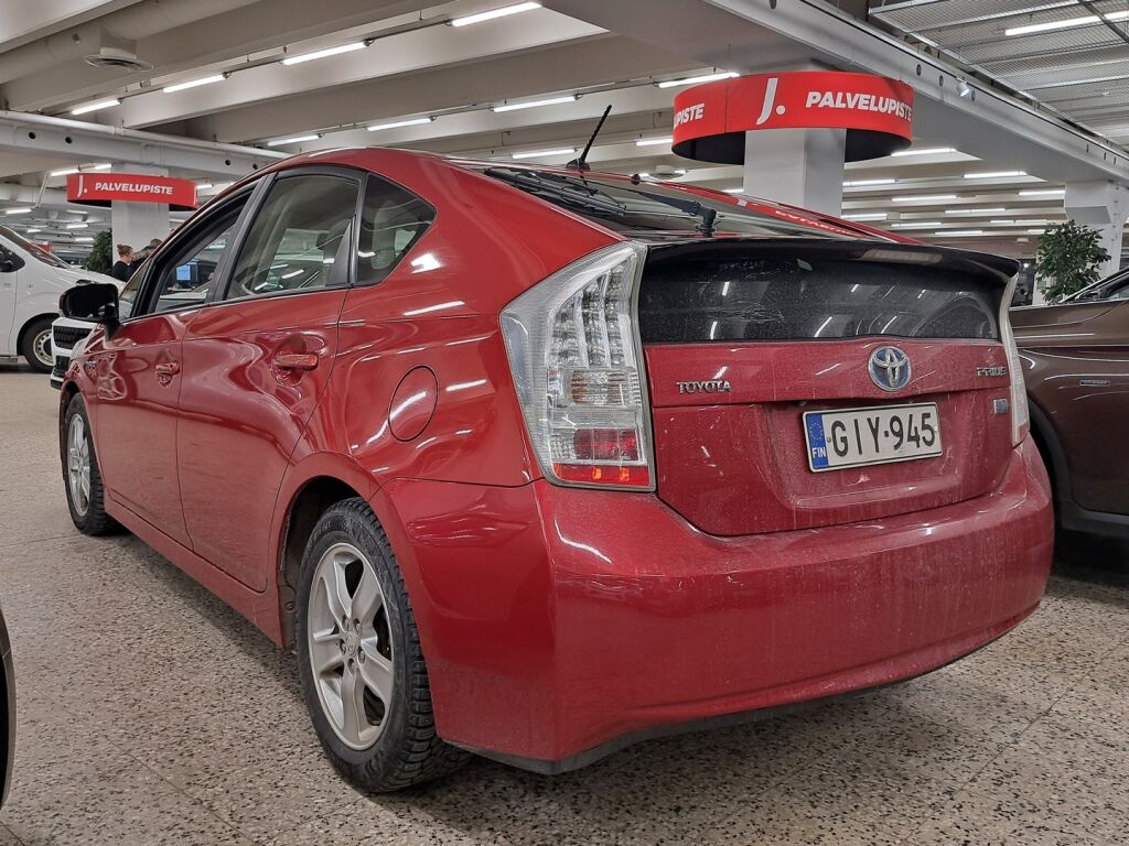 Toyota Prius 2011 Punainen