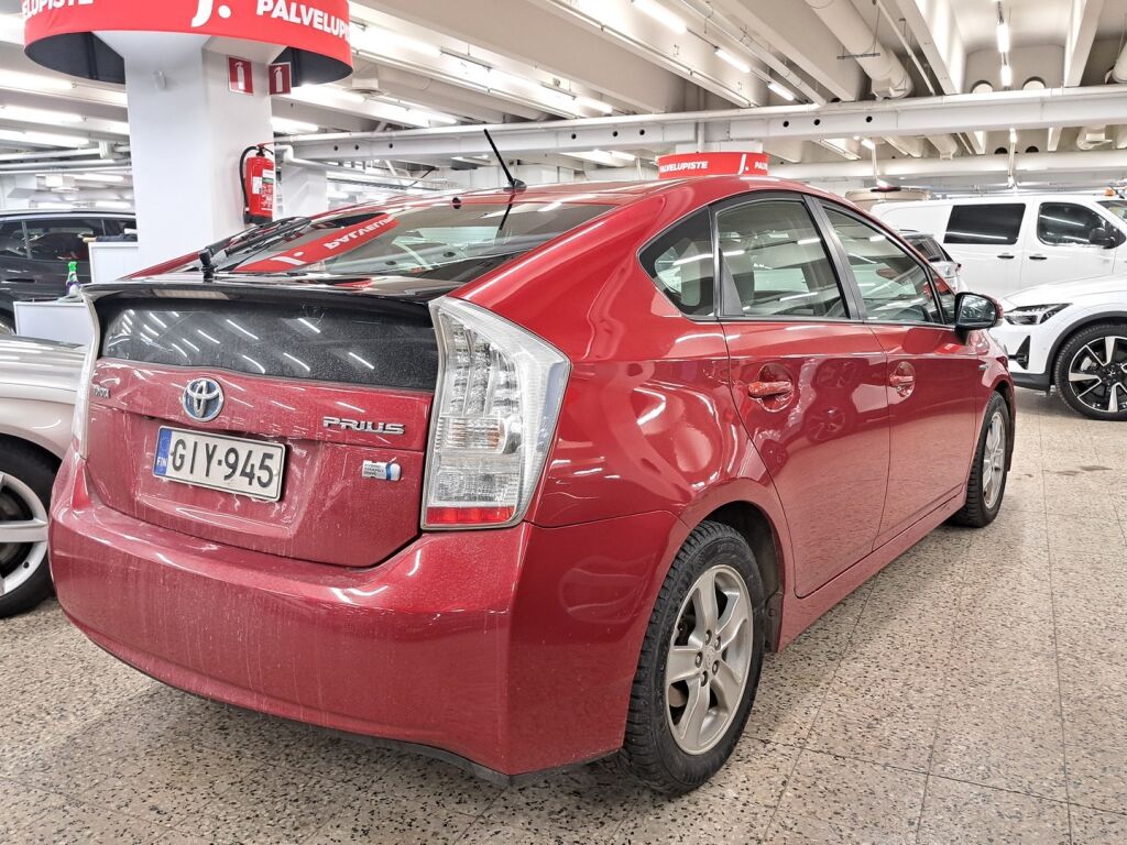Toyota Prius 2011 Punainen