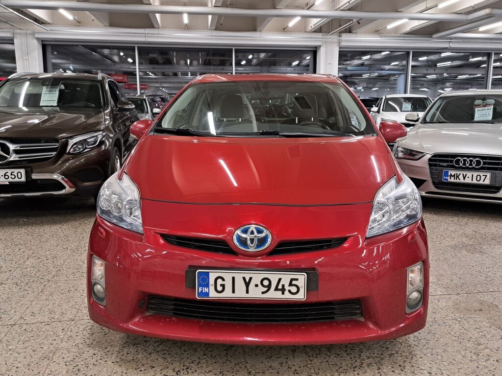 Toyota Prius 2011 Punainen