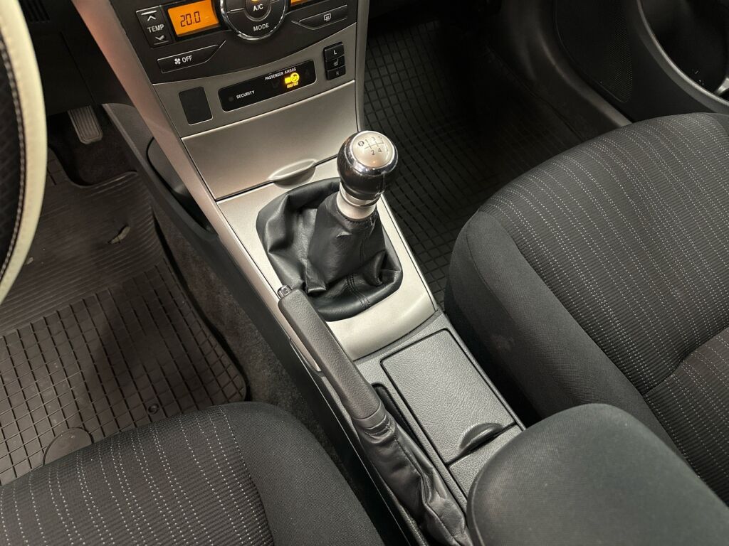 Toyota Corolla 2010 Musta