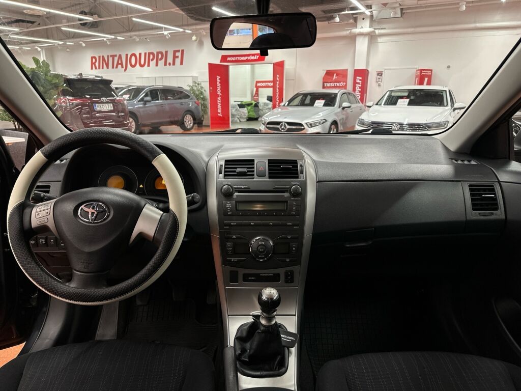 Toyota Corolla 2010 Musta