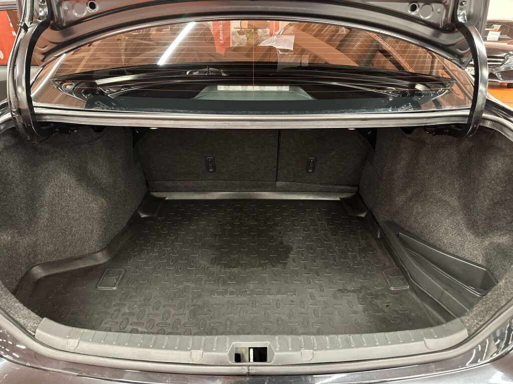 Toyota Corolla 2010 Musta