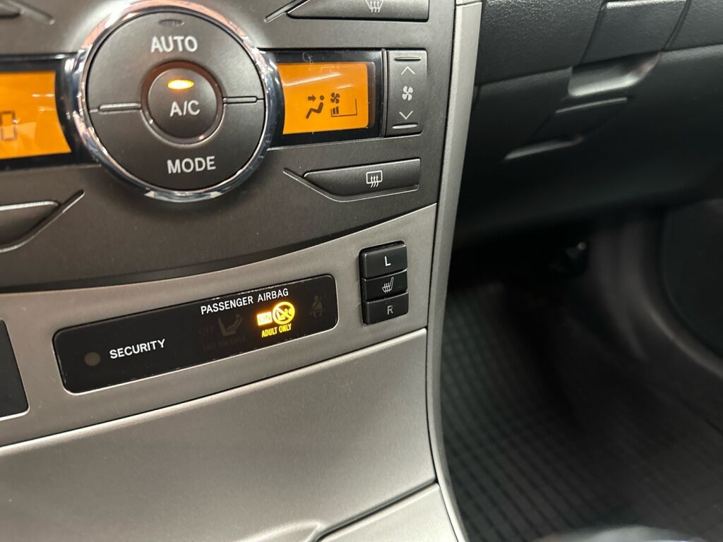 Toyota Corolla 2010 Musta