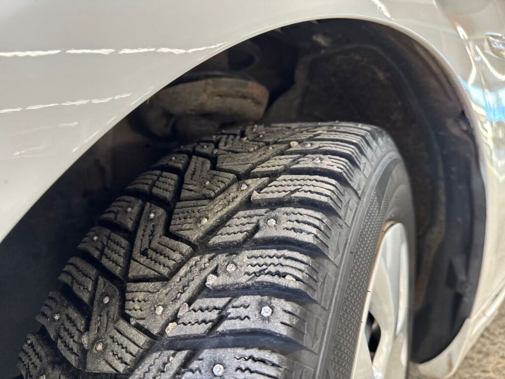 Opel Astra 2011 Valkoinen