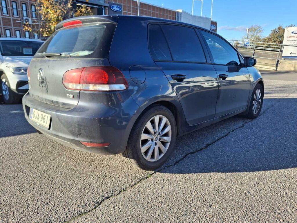 Volkswagen Golf 2010 Sininen