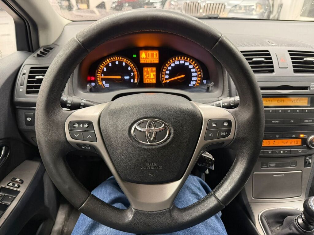 Toyota Avensis 2010 Sininen