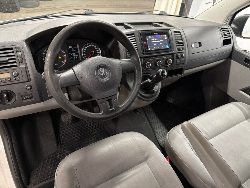 Volkswagen Transporter 2010 Valkoinen
