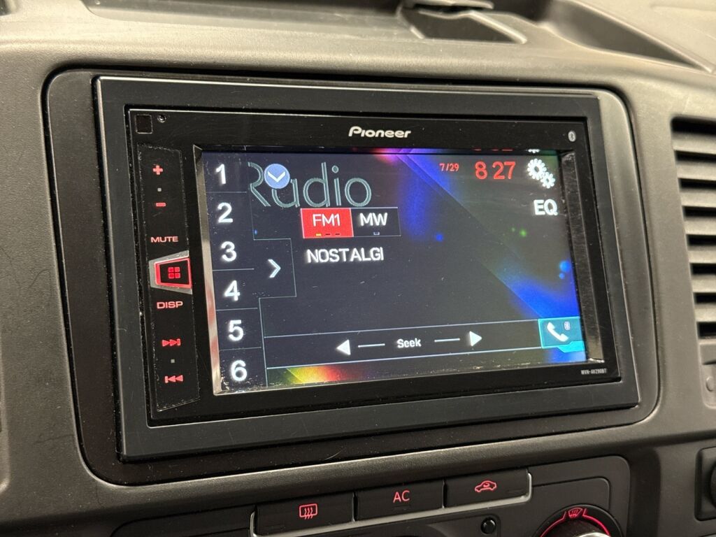 Volkswagen Transporter 2010 Valkoinen