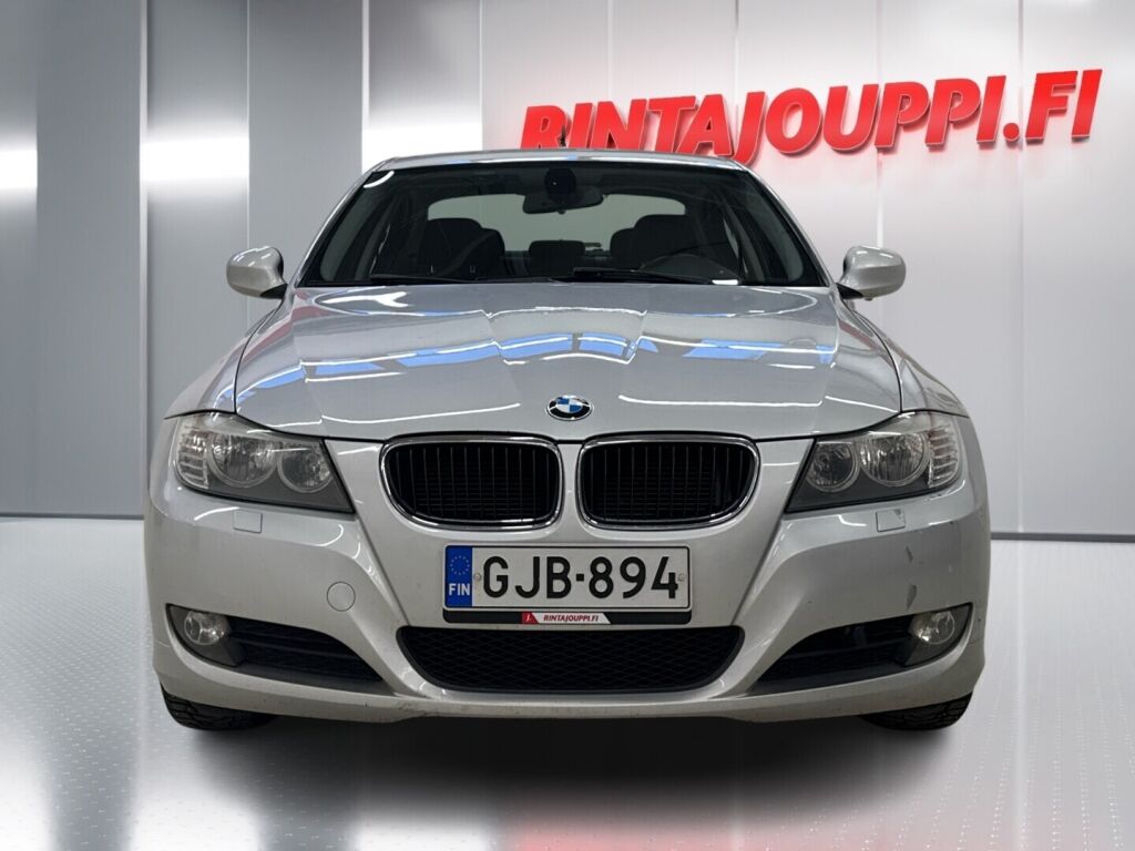 BMW 318 2010 Harmaa