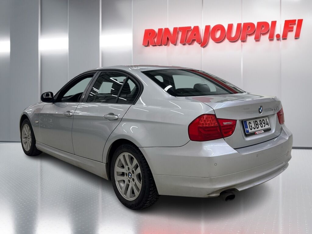 BMW 318 2010 Harmaa