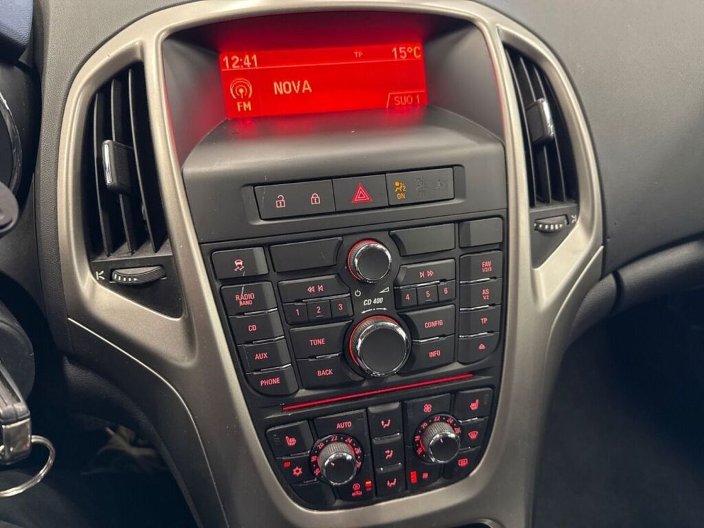 Opel Astra 2010 Musta