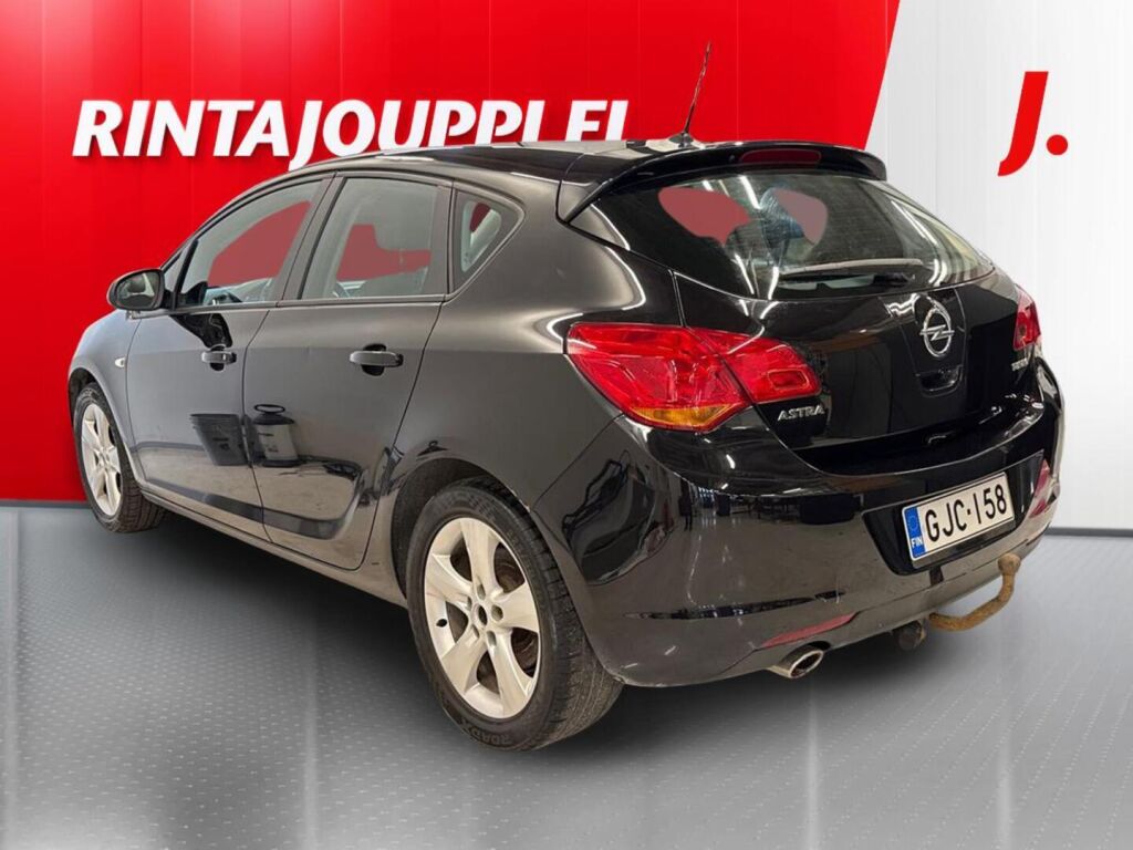 Opel Astra 2010 Musta